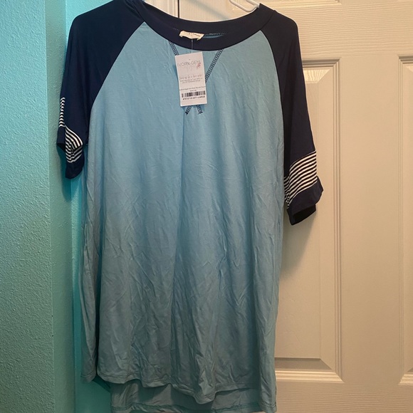 Boutique top - Picture 1 of 3